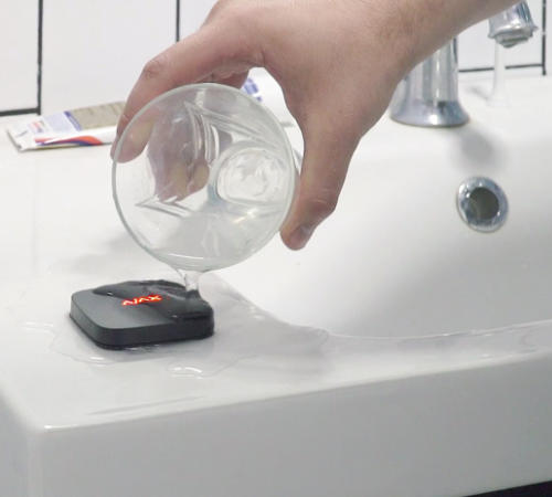 Ajax LeaksProtect Plus pour une protection des risques d'inondation dans les pièces humides